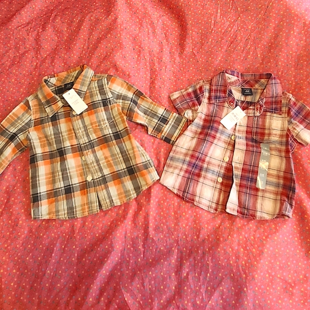 2 Baby Gap Plaid Button Down Baby Boy Shirts 6-12 Months.